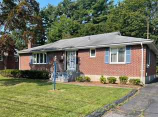 21 Lindy Ln, West Hartford, CT 06117