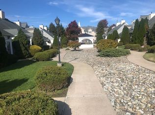 28 W Village Rd, Newark, DE 19713