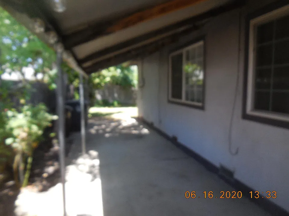 Building Photo 3