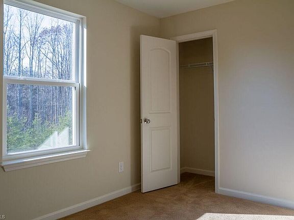 3rd image of 3702 Hillrise Dr