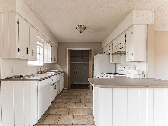 4th image of 4237 W Sierra Street