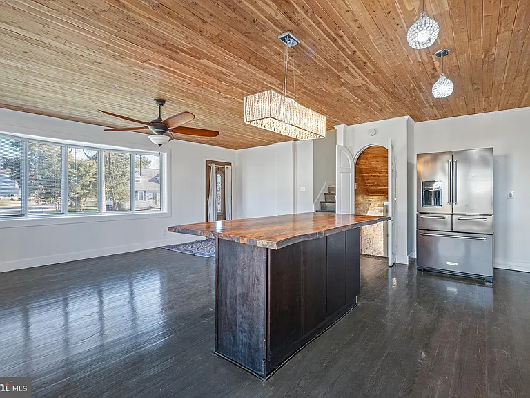 312 N Hammonds Ferry Rd — Photo 17