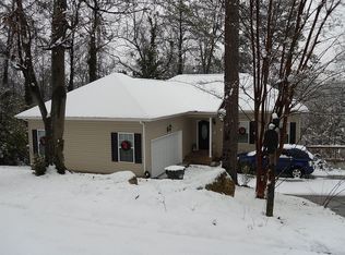 1104 Ridgeleigh Cir, Dalton, GA 30720