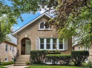 2112 Forestview Rd, Evanston, IL 60201