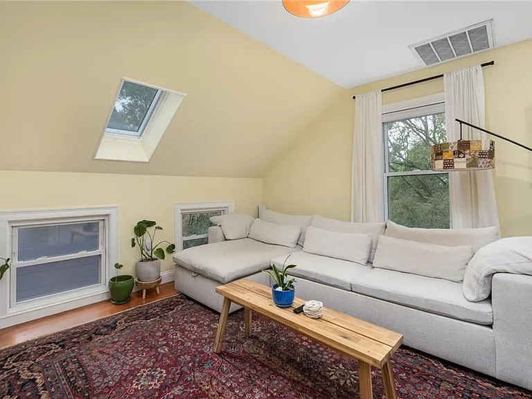 510 Wickenden St #3 — Photo 11