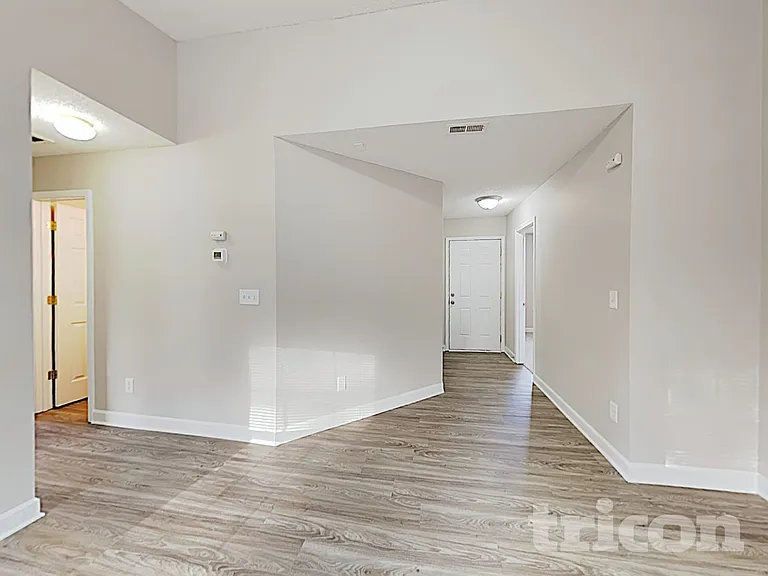 2008 Sunset Village Dr — Photo 3