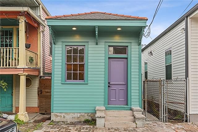 1st image of 1205 Marigny St