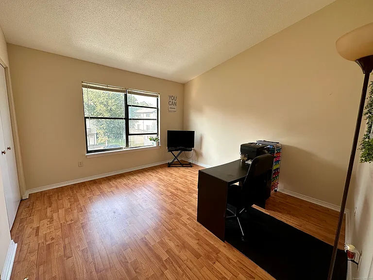 15 Crest St #B-13 — Photo 8