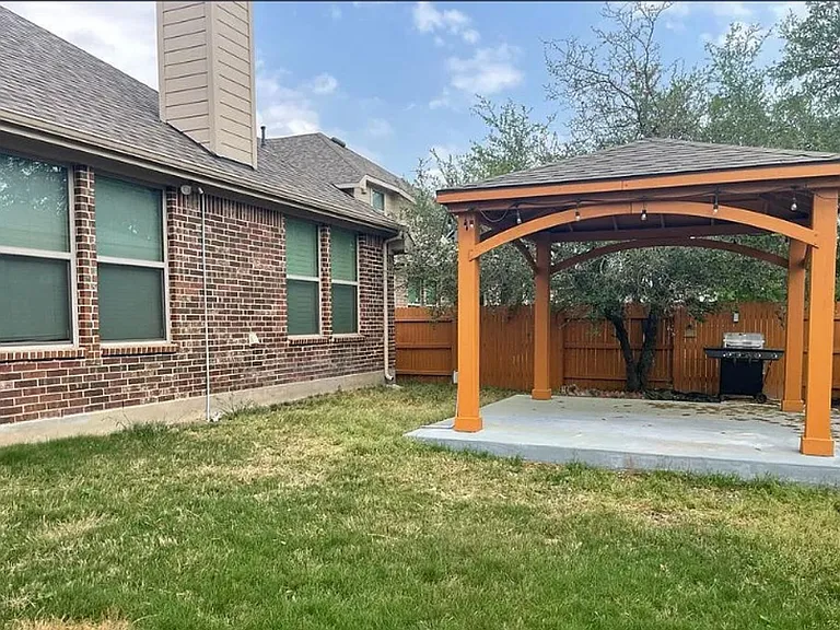 616 Garner Park Dr — Photo 10