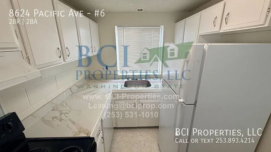 Beautiful, Remodeled 2 Bedroom Townhome Available Now! Move in Special- $500 — Photo 1