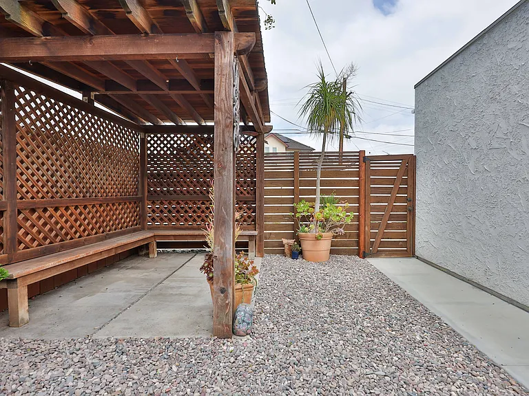5036 Raymond Pl — Photo 13