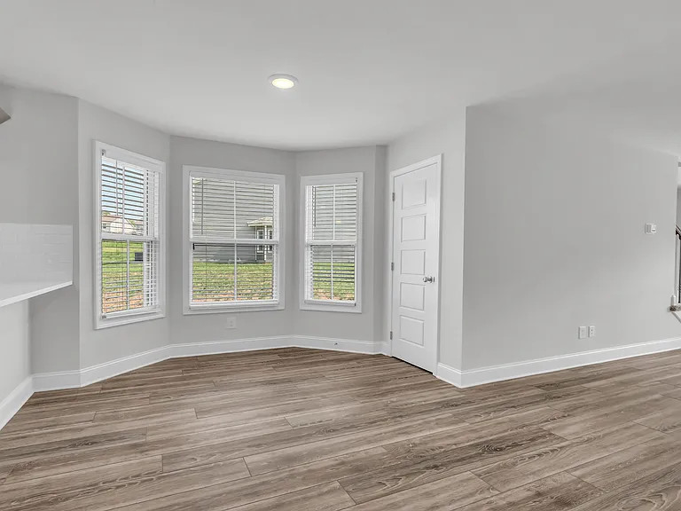 224 Limestone Point Dr — Photo 3