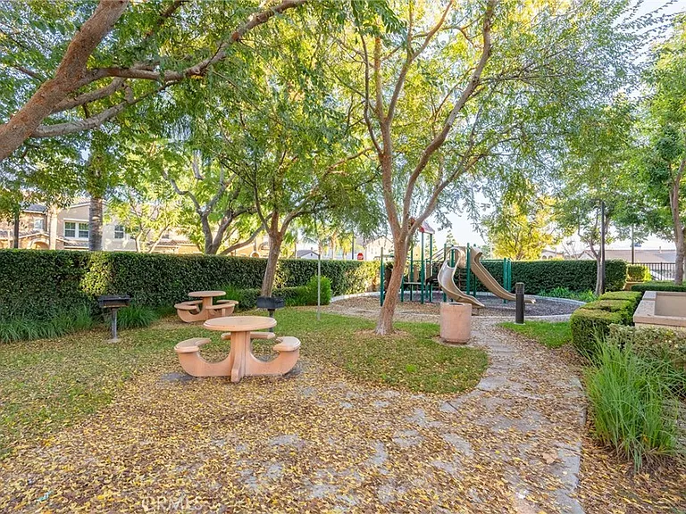 6371 Estrela Ln — Photo 24