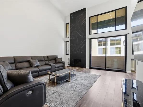 5310 Zelzah Ave Unit 302, Encino, CA 91316