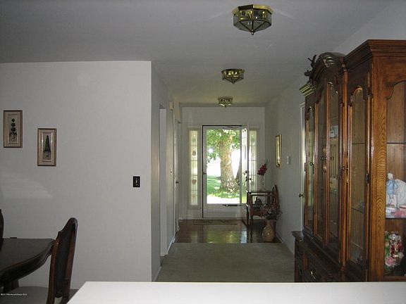 4th image of 11 Stewart Ct