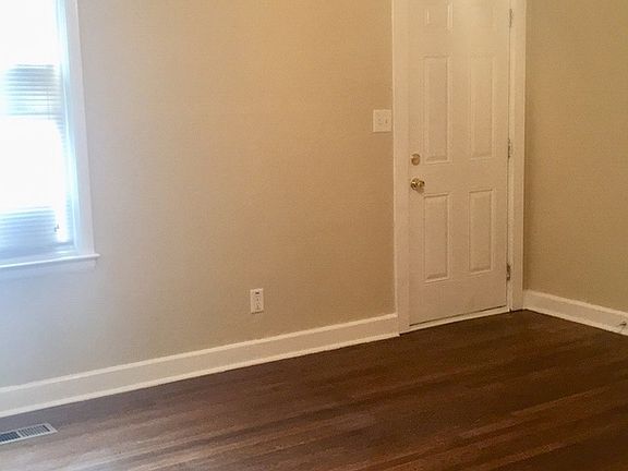 3rd image of 200 Solomon St APT 3