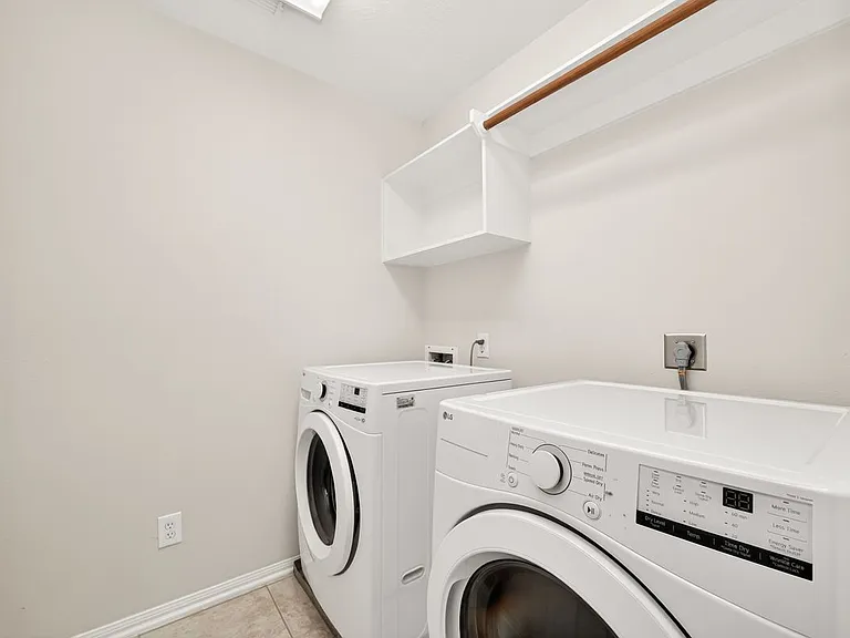 11 Nestlewood Pl — Photo 24