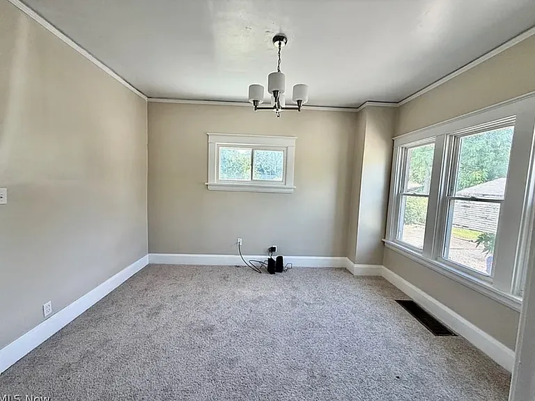 940 Katherine Ave — Photo 8