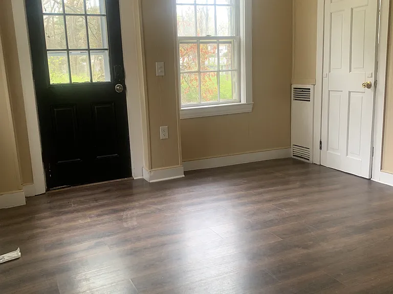 1047 S Franklin St — Photo 9