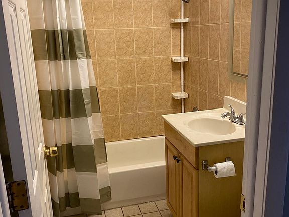 3rd image of 4025 Bonhill Dr