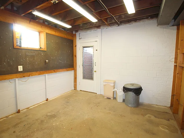 316 Patrick St SW — Photo 25