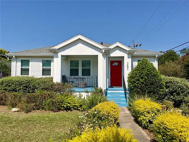 3 bed, 1.0 bath, 1150 sqft, $2,100 — Photo 4