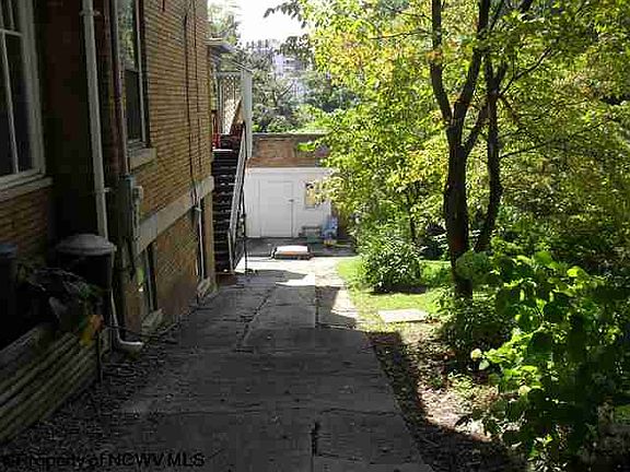 3rd image of 158 Locust Ave