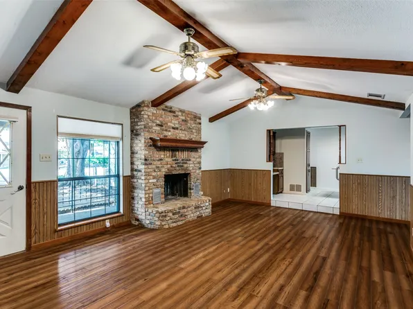 213 S Allen St, Boyd, TX 76023