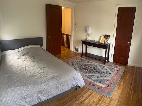 4th image of 37 Hollywood Ave