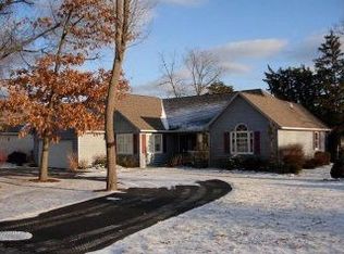 1061 Chatham Ln, Elmira, NY