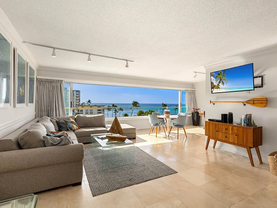 2895 Kalakaua Ave #708