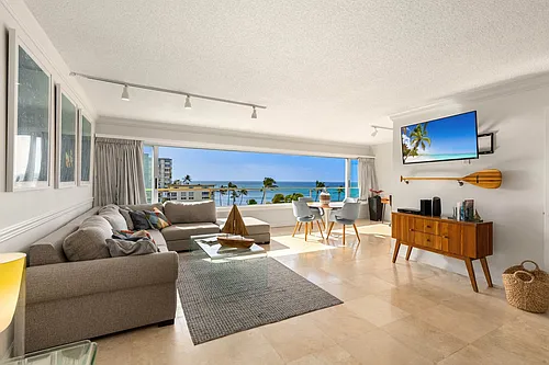 2895 Kalakaua Ave Photo 1