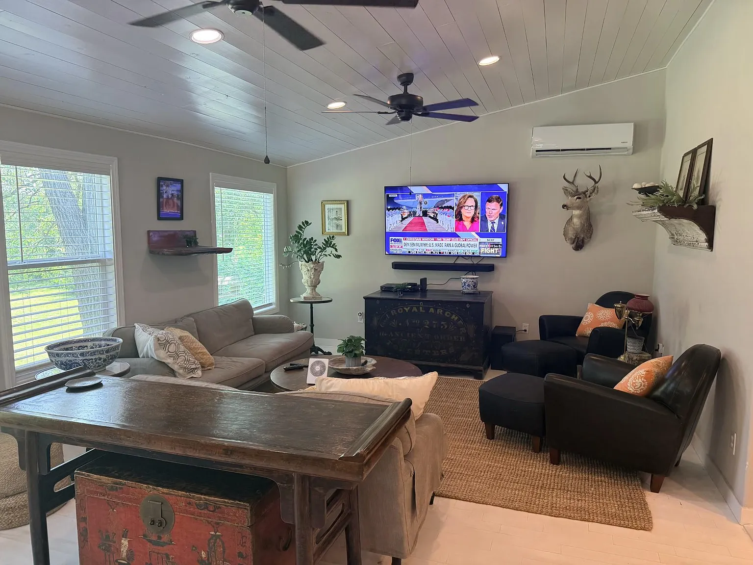 3 bed, 2.0 bath, 1700 sqft, $2,500 — Photo 3