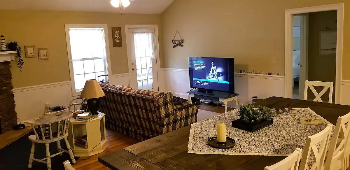 103 Sportsman Circle Northeast - 1 — Photo 3