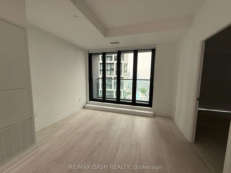 20 Soudan Ave #1906 — Photo 12