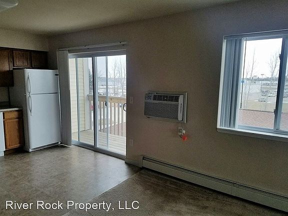 4th image of 106 Cottonwood Ave N Unit 102