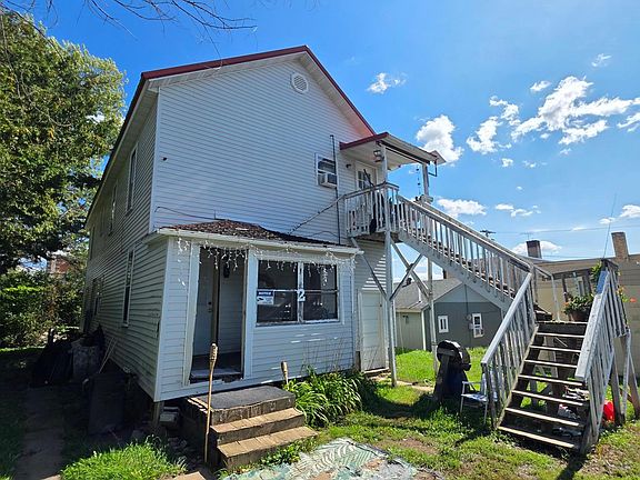 4th image of 110 3rd Ave N