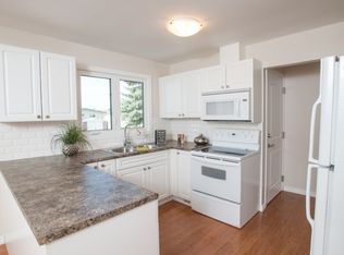14812 77th St NW #1A, Edmonton, AB T5C 1E8