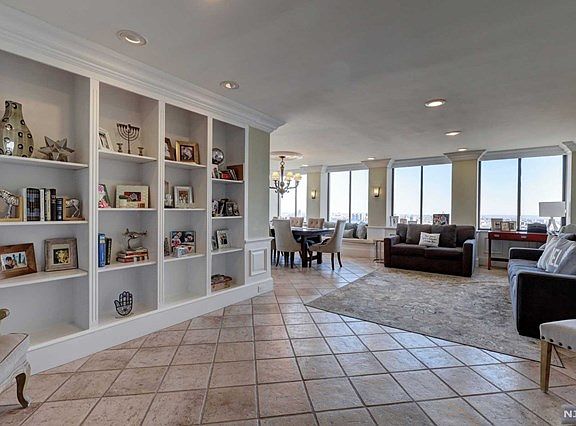 3rd image of 300 Winston Dr APT 3109