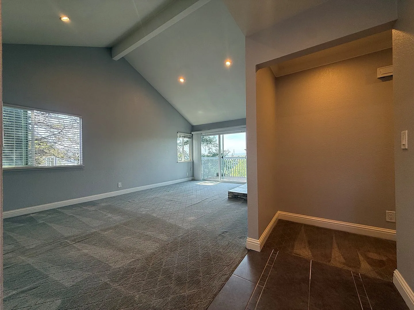 565 Lori Drive — Photo 2