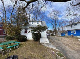 55 Railroad St, Huntington Station, NY 11746