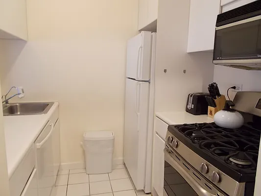 Rented by Empire State Properties | media 22