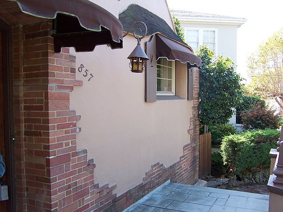 857 Alma Place Brick Detail