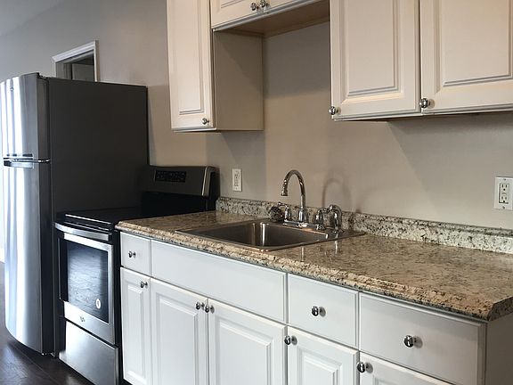 2nd image of 765 Oliver St #3