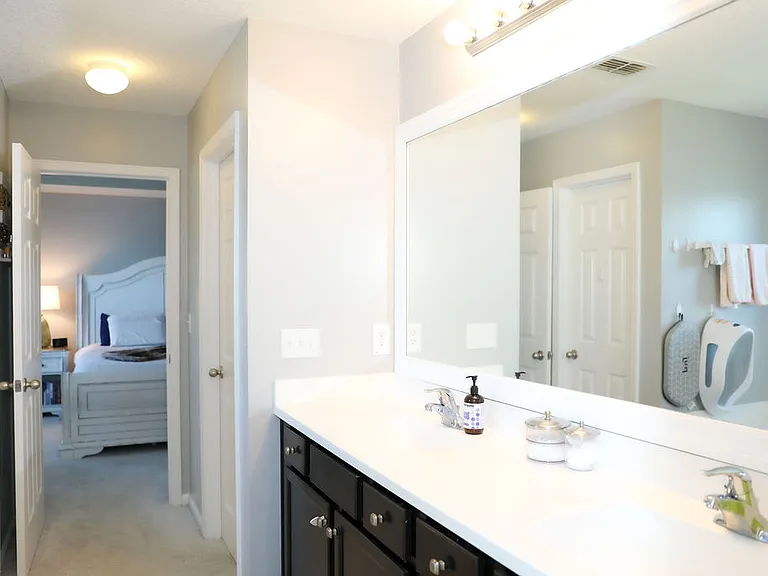 454 Howland Dr — Photo 36