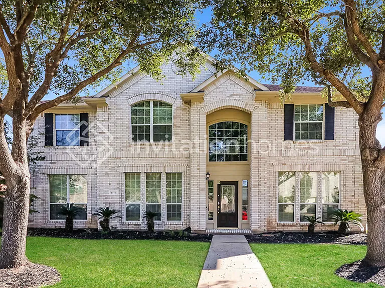 1918 Rustic Oak Ln — Photo 1