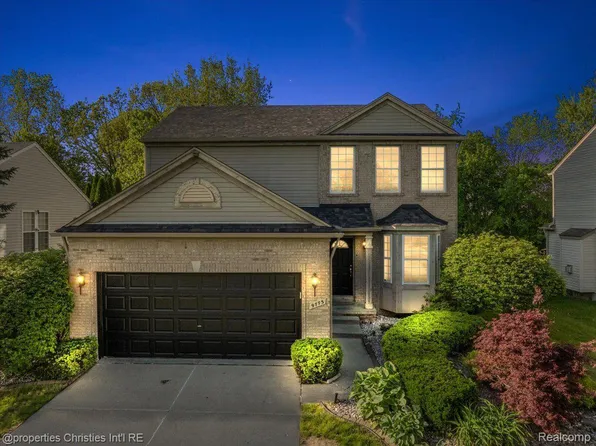 9773 Ravenshire Dr, Ypsilanti, MI 48198