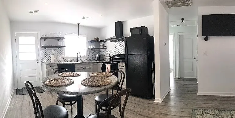 419 Howle Ave #A — Photo 3
