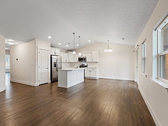 3rd image of 3223 E 25th Ave