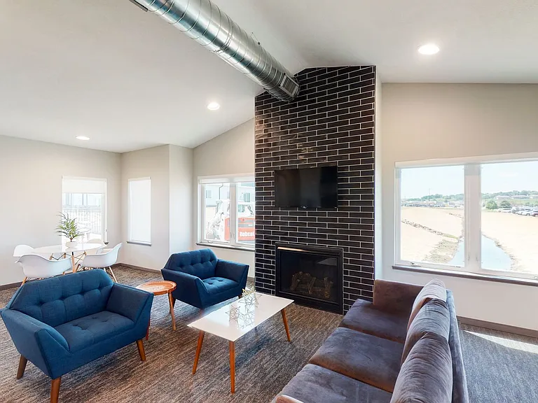 5800 Sunnybrook Plz — Photo 64